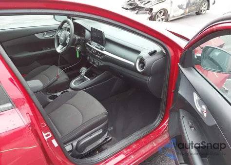 2024 Kia Forte Lxs z USA, uszkodzony, nr VIN 3KPF24AD2RE817536